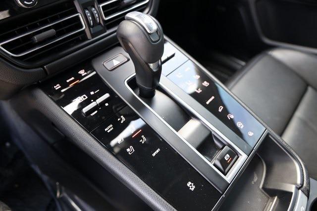 2022 Porsche Macan Base