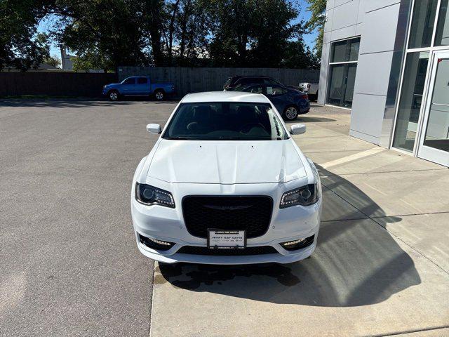 2022 Chrysler 300 Touring L