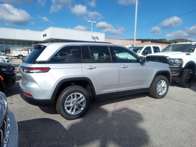 2025 Jeep Grand Cherokee Laredo X 4x4