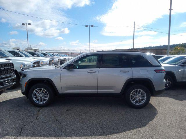 2025 Jeep Grand Cherokee Laredo X 4x4
