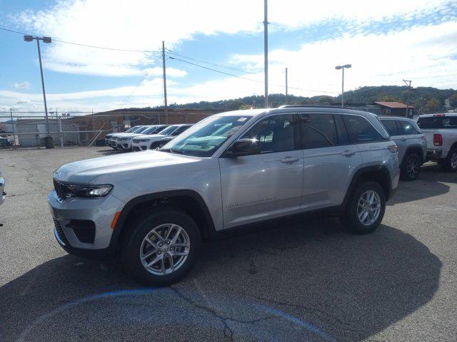 2025 Jeep Grand Cherokee Laredo X 4x4