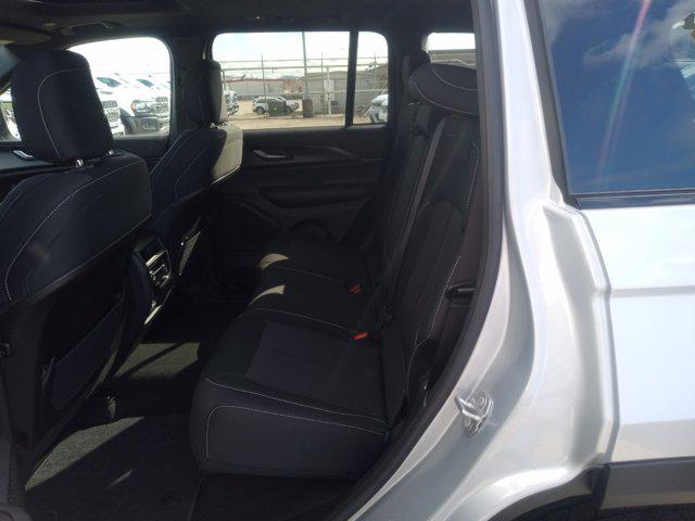 2025 Jeep Grand Cherokee Laredo X 4x4