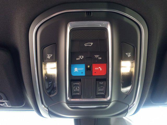 2025 Jeep Grand Cherokee Laredo X 4x4