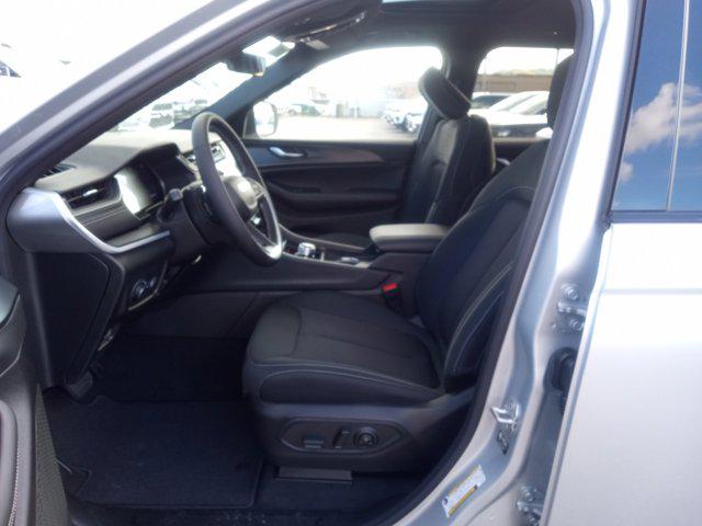 2025 Jeep Grand Cherokee L Laredo X 4x4