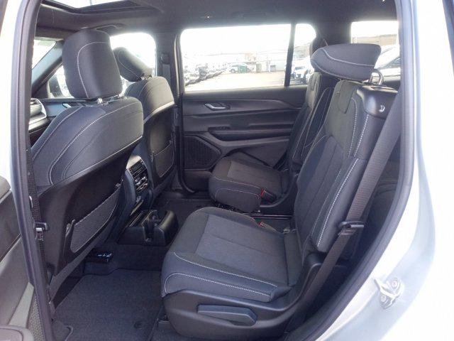 2025 Jeep Grand Cherokee L Laredo X 4x4