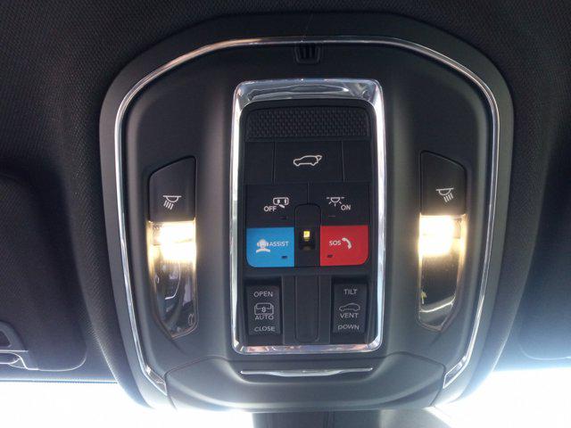 2025 Jeep Grand Cherokee L Laredo X 4x4