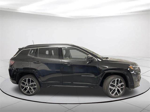 2025 Jeep Compass COMPASS LIMITED 4X4