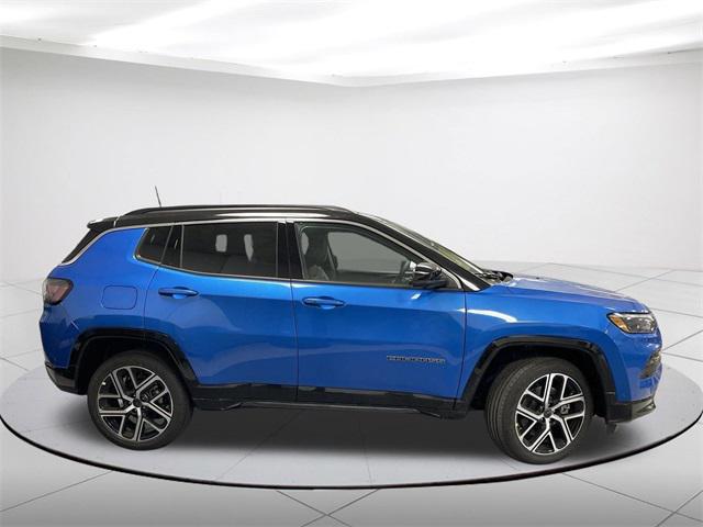 2025 Jeep Compass COMPASS LIMITED 4X4