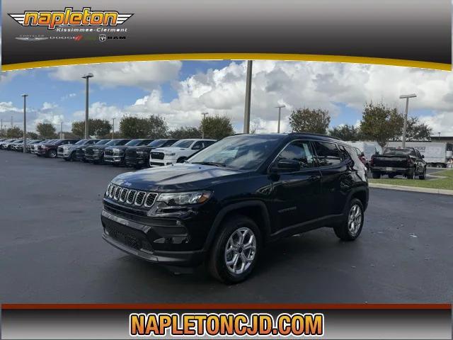 2025 Jeep Compass COMPASS LATITUDE 4X4