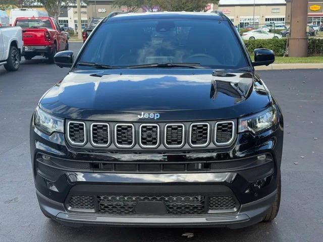 2025 Jeep Compass COMPASS LATITUDE 4X4