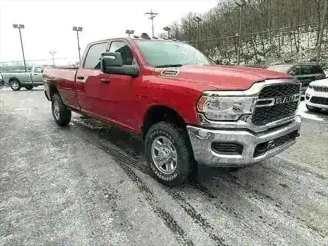 2024 RAM Ram 3500 RAM 3500 TRADESMAN CREW CAB 4X4 8 BOX