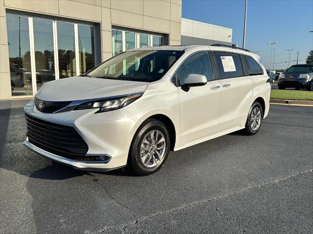 2023 Toyota Sienna XLE