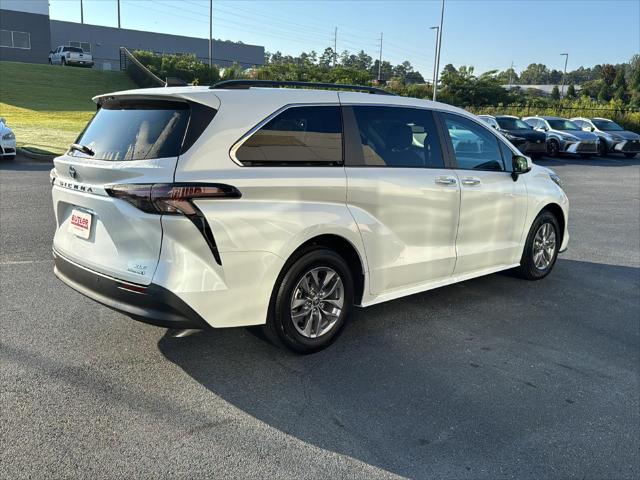 2023 Toyota Sienna XLE