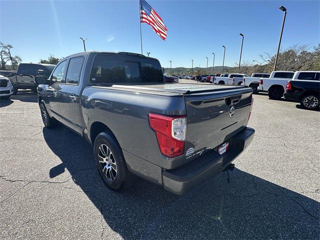 2021 Nissan TITAN Crew Cab SV 4x2