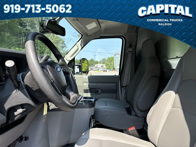 2025 Ford E-350 Cutaway 14FT BOX