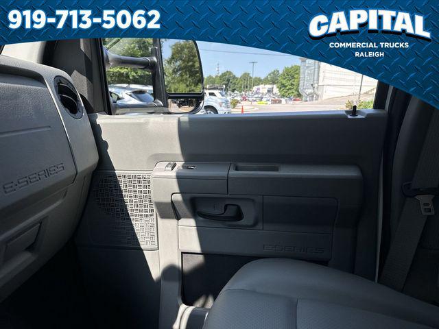 2025 Ford E-350 Cutaway 14FT BOX