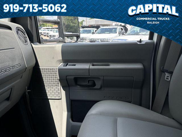 2025 Ford E-350 Cutaway 14FT BOX