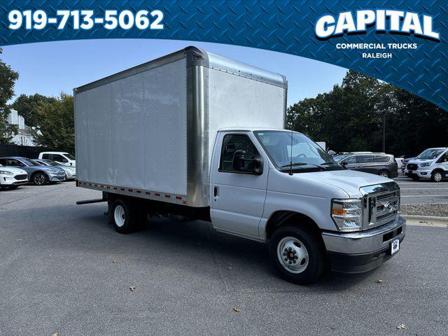 2024 Ford E-350 Cutaway 15FT BOX/RAMP