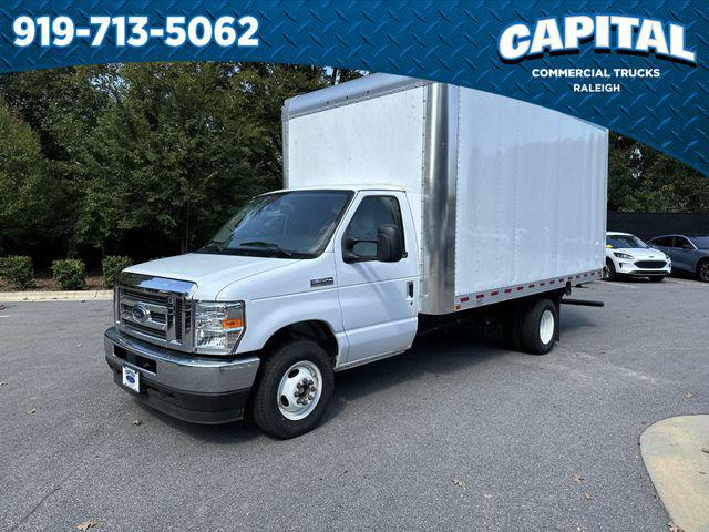 2024 Ford E-350 Cutaway 15FT BOX/RAMP