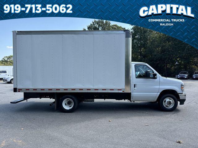 2024 Ford E-350 Cutaway 15FT BOX/RAMP