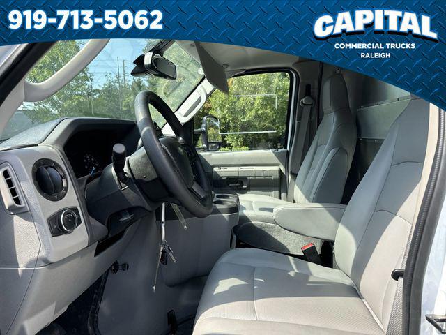 2024 Ford E-350 Cutaway 15FT BOX/RAMP
