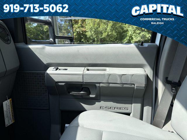 2024 Ford E-350 Cutaway 15FT BOX/RAMP