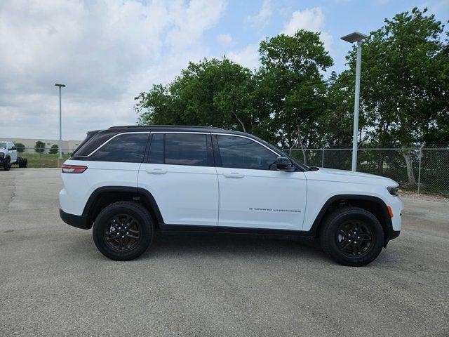 2024 Jeep Grand Cherokee GRAND CHEROKEE LAREDO A 4X2