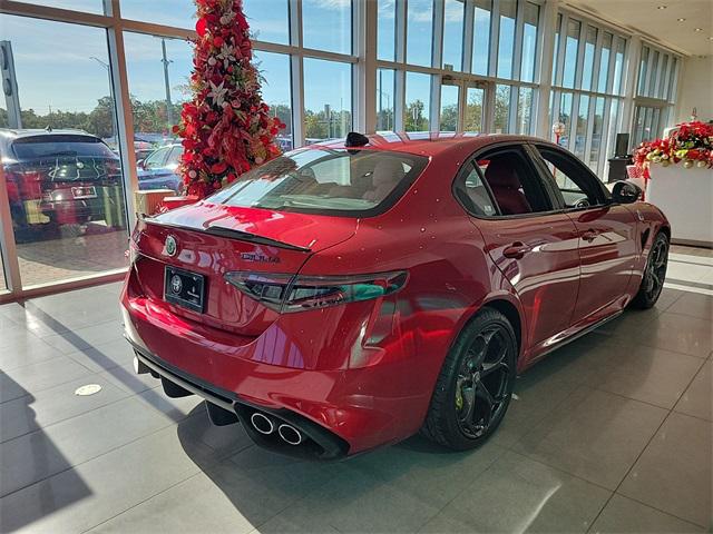 2024 Alfa Romeo Giulia GIULIA QUADRIFOGLIO CARBON RWD