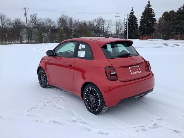 2024 Fiat FIAT 500e 500e INSPI(RED)
