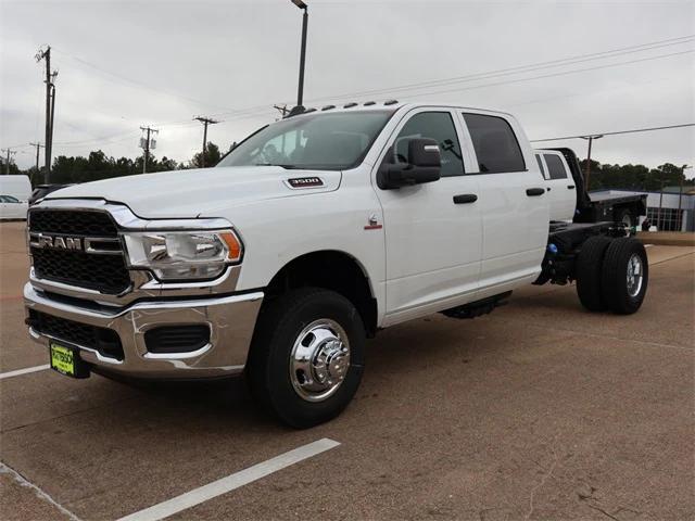 2024 RAM Ram 3500 Chassis Cab RAM 3500 TRADESMAN CREW CAB CHASSIS 4X4 60 CA