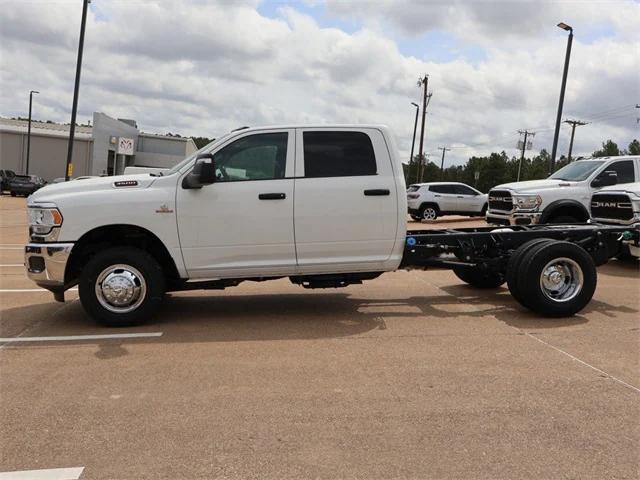 2024 RAM Ram 3500 Chassis Cab RAM 3500 TRADESMAN CREW CAB CHASSIS 4X4 60 CA