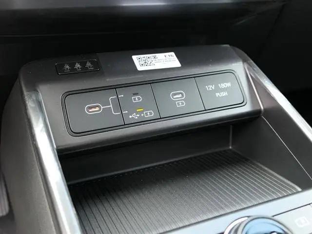 2025 Hyundai Kona EV SEL