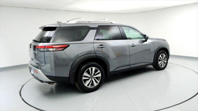 2022 Nissan Pathfinder SL 4WD