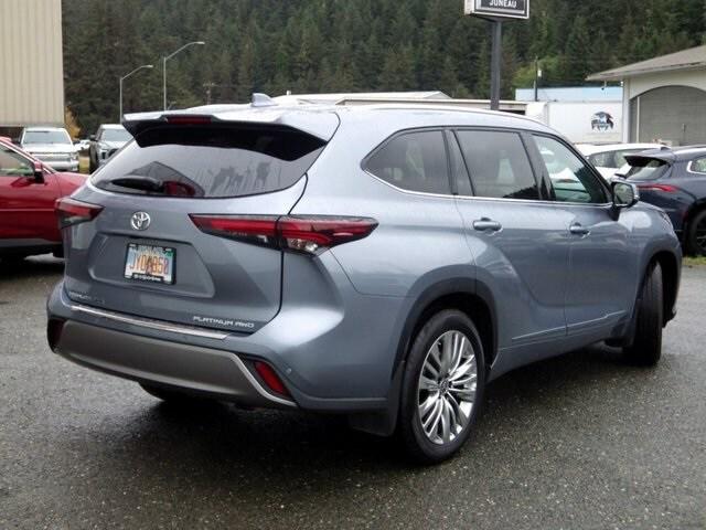 2024 Toyota Highlander Platinum