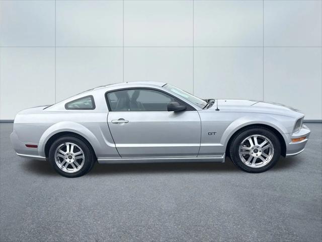 2005 Ford Mustang GT Premium