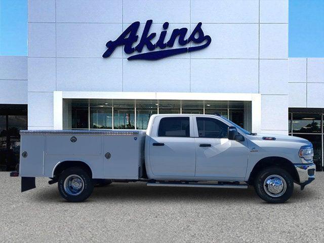 2024 RAM Ram 3500 Chassis Cab RAM 3500 TRADESMAN CREW CAB CHASSIS 4X4 60 CA