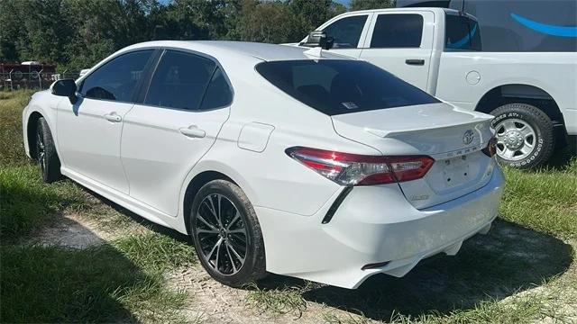 2020 Toyota Camry SE