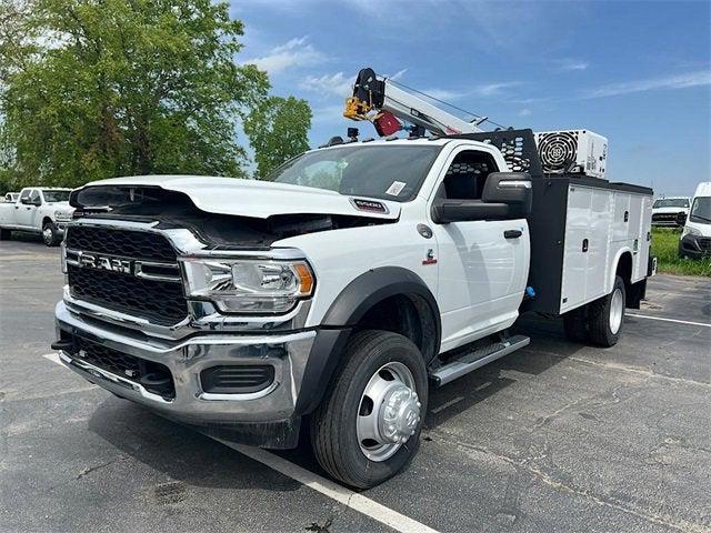 2024 RAM Ram 5500 Chassis Cab RAM 5500 TRADESMAN CHASSIS REGULAR CAB 4X4 84 CA 2024 RAM Ram 5500 Chassis Cab RAM 5500 TRADESMAN CHASSIS REGULAR CAB 4X4 84 CA
