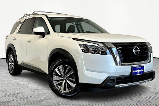 2023 Nissan Pathfinder SL 4WD