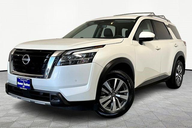 2023 Nissan Pathfinder SL 4WD