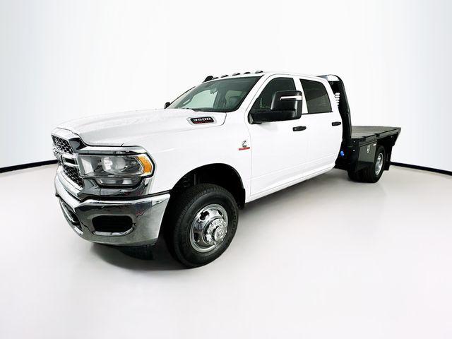 2024 RAM Ram 3500 Chassis Cab RAM 3500 TRADESMAN CREW CAB CHASSIS 4X4 60 CA