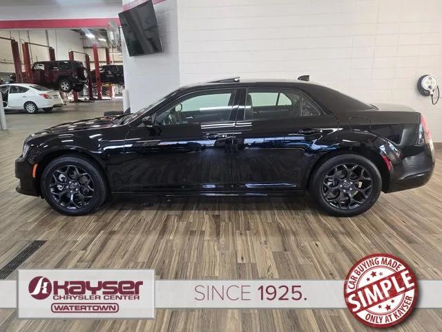 2023 Chrysler 300 Touring L AWD