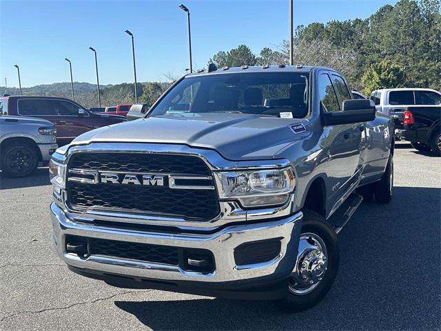 2022 RAM 3500 Tradesman Crew Cab 4x4 8 Box