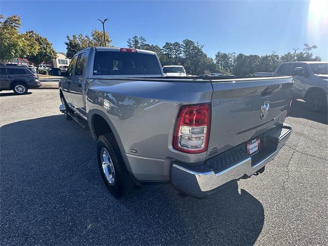 2022 RAM 3500 Tradesman Crew Cab 4x4 8 Box