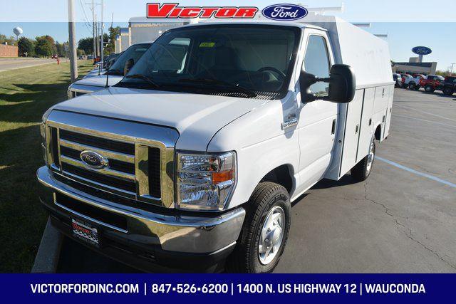 2025 Ford E-350 Cutaway Base