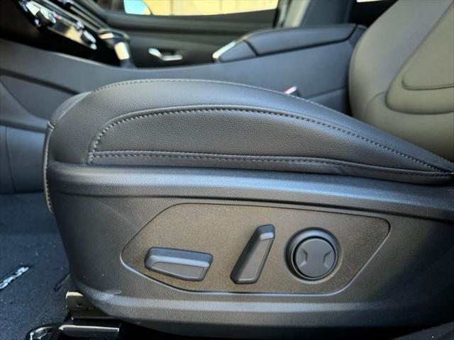 2025 Hyundai Santa Cruz SEL Activity