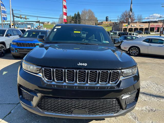 2025 Jeep Grand Cherokee GRAND CHEROKEE LAREDO X 4X4