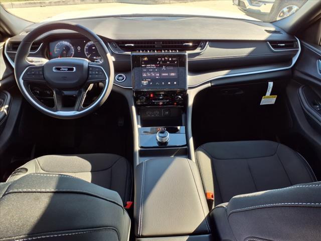 2025 Jeep Grand Cherokee GRAND CHEROKEE L LAREDO X 4X4