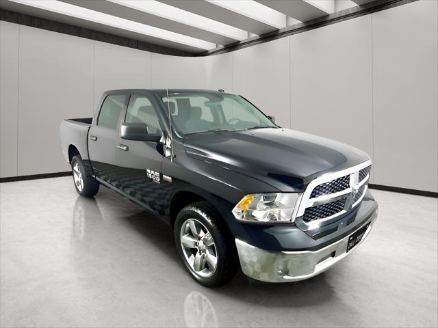 2022 RAM 1500 Classic Tradesman Crew Cab 4x4 57 Box