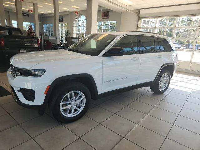 2025 Jeep Grand Cherokee GRAND CHEROKEE LAREDO X 4X2